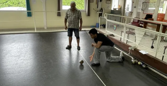 photo  premier lancer pour moi, sur la piste de la société de boule de fort le milieu à mazé-milon.  &copy;  co 