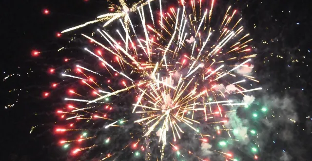 photo  trois feux d’artifice sont prévus le samedi 23 août.  &copy;  archives le maine libre 