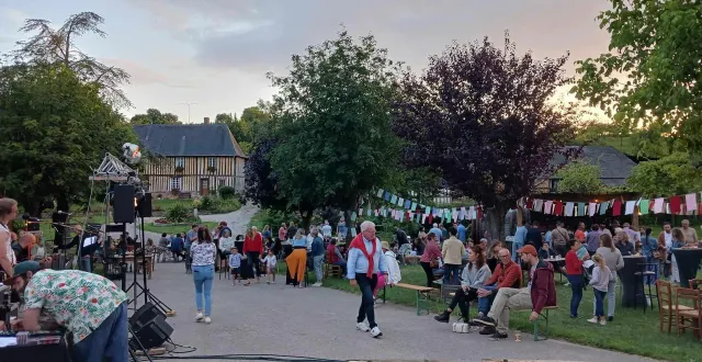 photo  au sap-en-auge, le domaine de la galotière propose une dégustation de cocktails à base de pomme.  &copy;  photo d’illustration 