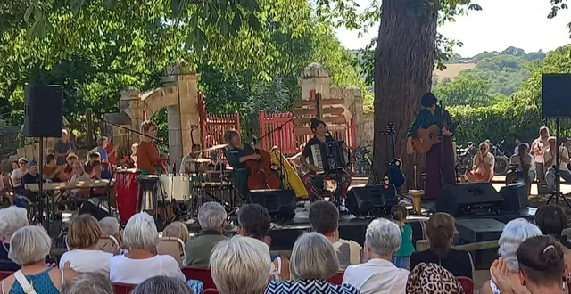 photo  le groupe horzines stara et ses quatre musiciennes ont fait l’unanimité.  &copy;  ouest-france 