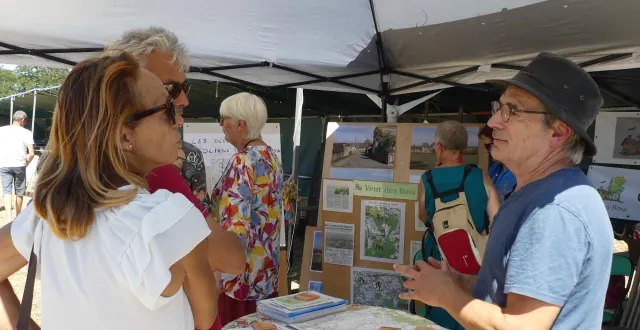 photo  vent des bois conseille aux riverains impactés par un projet éolien de se rassembler en association. « nous serons à leurs côtés pour les aider ».  &copy;  le maine libre 