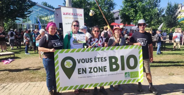 photo  le groupe d’agrobio deux-sèvres lors de la manifestation du 29 juin à niort.  &copy;  agrobio deux-sèvres 