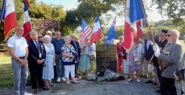 photo  les membres de l’association d’anciens combattants et des élus ont rendu hommage aux maquisards qui ont participé à la libération de connerré.  &copy;  le maine libre 