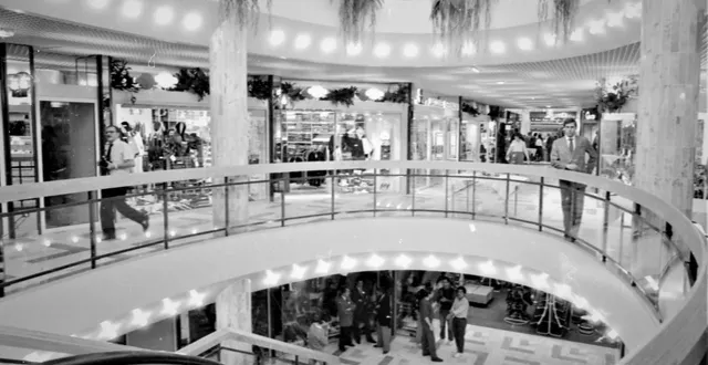 photo  les 3 et 4 octobre 1986, on fêtait l’ouverture de la galerie des quatre roues.  &copy;  archives ouest-france 