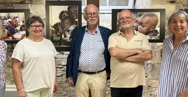 photo  didier berthaud, deuxième à droite, entouré de l’équipe municipale.  &copy;  co 