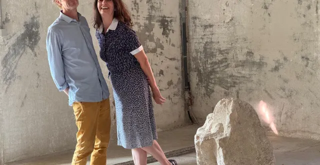 photo  shelly di vito et james porter, fondateurs des moulins de paillard, dans l’exposition de christian weber.  &copy;  yanne boloh 