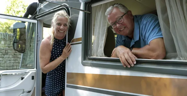 photo  mirjam et jeans voyagent pour la première fois sans leurs deux enfants, pendant cet été 2025.  &copy;  benoit felace 