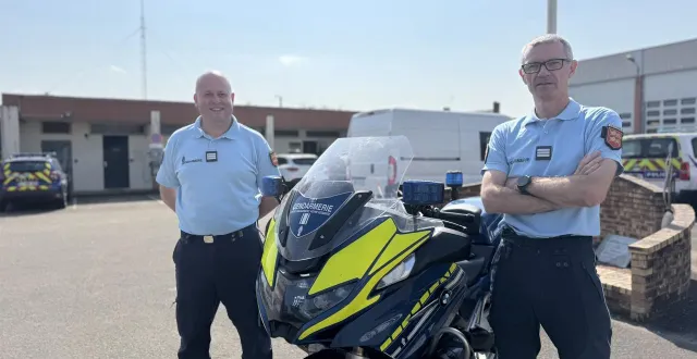 photo  les capitaines alexis devick et sébastien lechatreux sont à la tête de l’escadron départemental de contrôle des flux à la gendarmerie de l’orne depuis le 1er août.  &copy;  ouest-france 