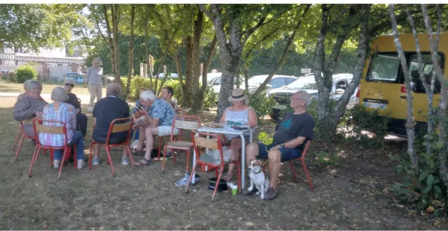 photo  jazz sous les cerisiers, à l’ombre.  &copy;  ouest-france 