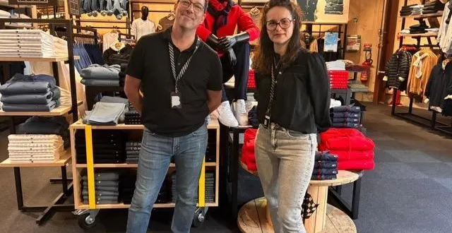 photo  le directeur, stéphane pelletier et son adjointe, marie bourdoiseau, dans le nouveau magasin blackstore, en zone nord.  &copy;  ouest-france 