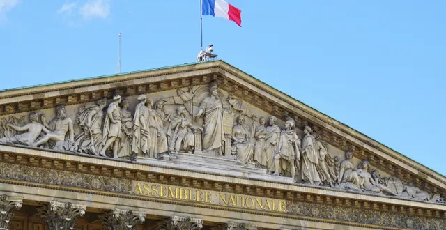 photo débat : réduire le nombre de parlementaires, bonne ou mauvaise idée ? &copy; adobe stock / par eqroy