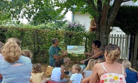 photo  yann triganne et gersande cannarella se sont partagé le plaisir de lire de belles histoires.  &copy;  ouest-france 