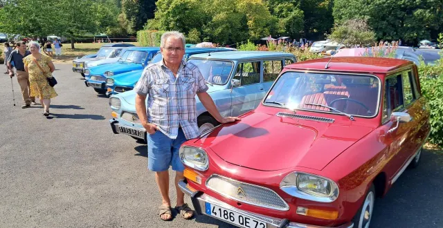 photo  patrick gosnet, à côté de son ami 8, a fait partager sa passion pour les ami 6 et ami 8  &copy;  le maine libre 