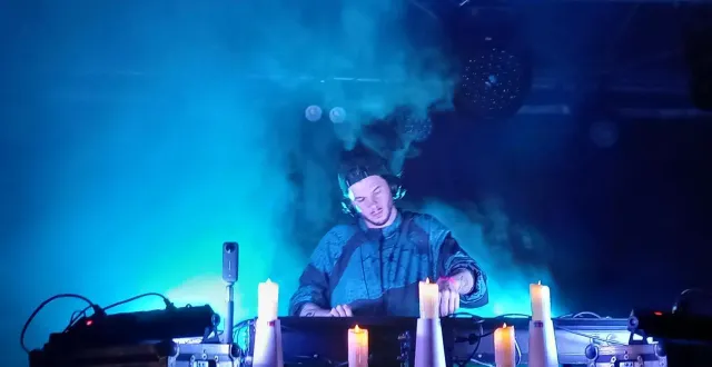 photo  l’an dernier dj fakear avait fait la joie des festivaliers.  &copy;  archives le maine libre 