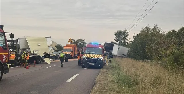 photo  une violente collision entre deux poids lourds s’est produite sur la n12, ce mardi 19 août.  &copy;  ouest-france 