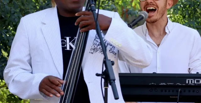 photo  wilfredo benavides à la contrebasse et camilo gonzales aux claviers seront au théâtre de verdure d’andard.  &copy;  . co 