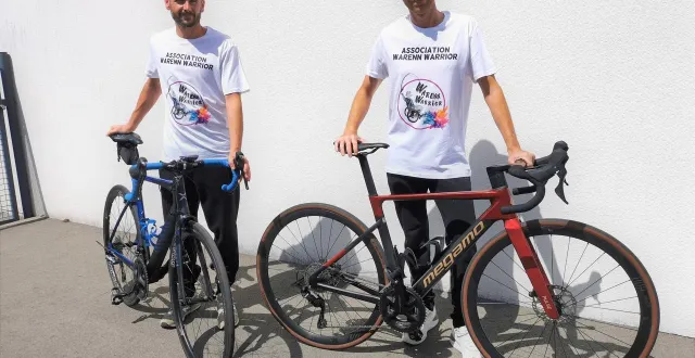 photo  jonathan baube (à droite) a convaincu son ami nicolas leroux, vététiste comme lui, de participer à la course.  &copy;  le maine libre 