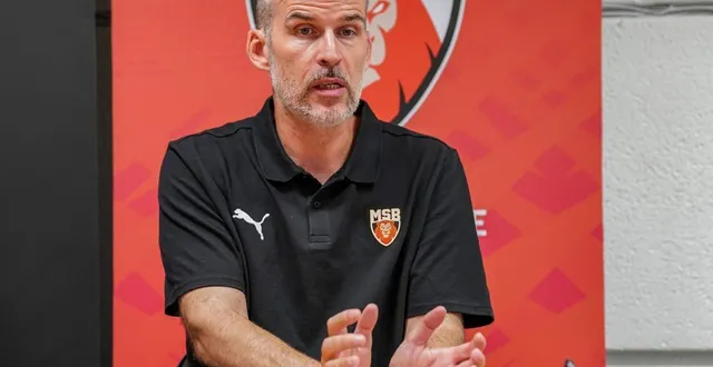 photo  l’entraîneur du mans sb, guillaume vizade, décrit son mode de fonctionnement avec les jeunes joueurs espoirs de l’effectif.  &copy;  arnaud despelchain/ouest-france 