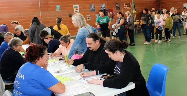 photo  l’an dernier, il y avait foule au stand de la mjc, chacun était à la recherche du bon créneau horaire pour s’inscrire aux nombreuses activités proposées par l’association.  &copy;  le maine libre 