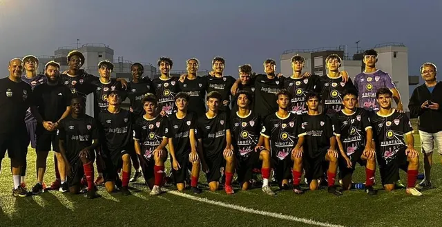photo  l’effectif u19 du sc beaucouzé est composé de 22 joueurs pour cette saison, dont 2 gardiens.  &copy;  sc beaucouzé 