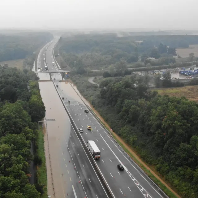 photo l'autoroute a11 a été coupée pendant plusieurs heures après un épisode de pluie de forte intensité.  ©  vinci autoroutes