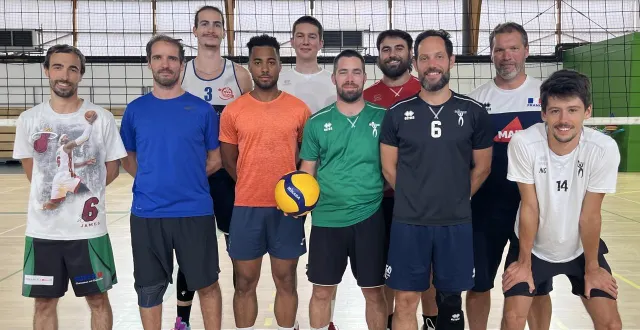 photo  l’équipe de saint-barthélemy-d’anjou faisait son premier entraînement lundi 18 août à la salle de la gemmetrie.  &copy;  photo - co 