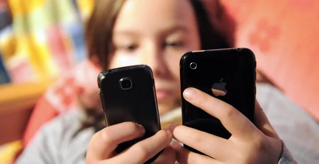 photo  la loi approuvée par les députés brésiliens oblige les plateformes à relier les comptes des utilisateurs de moins de 16 ans à ceux de leurs parents. ces derniers pourront contrôler qui est en relation avec leurs enfants sur ces réseaux.  &copy;  archives afp 