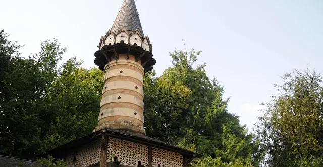 photo  l’ancien pigeonnier du château du hazé situé dans le jardin des anciennes écuries du château, rue abbé lecornu à flers (orne).  &copy;  ouest-france 