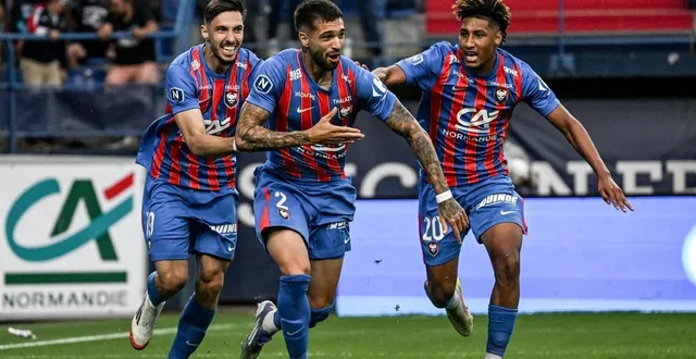 photo  vincius gomes (au centre) avait inscrit son premier but en national, à l’occasion de son premier match avec le sm caen, face à aubagne.  &copy;  martin roche / ouest-france 