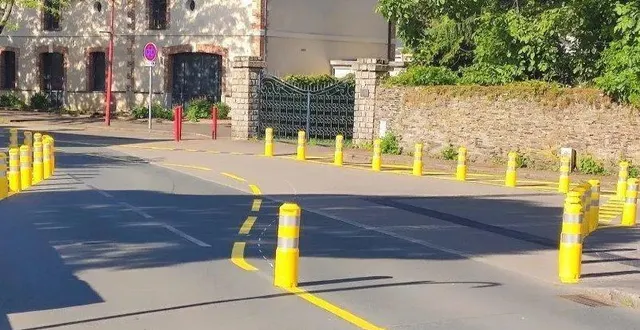 photo  après les tests et le temps des échanges, le carrefour beaulieu et cantiller, sera aménagé définitivement.  &copy;  ouest-france 