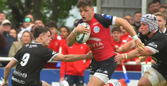 photo  paul marsan a inscrit le premier essai du niort rc en nationale, juste avant la pause.  &copy;  co - marie delage 