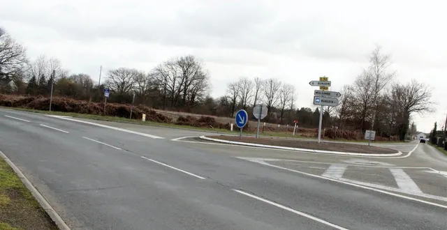photo  la circulation sera réglementée et une déviation sera mise en place sur cette voie au niveau du giratoire  &copy;  archives le maine libre. 