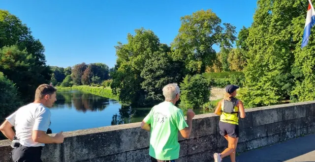 photo  couriraulude en reconnaissance sur le nouveau parcours des foulées ludoises.  &copy;  le maine libre 