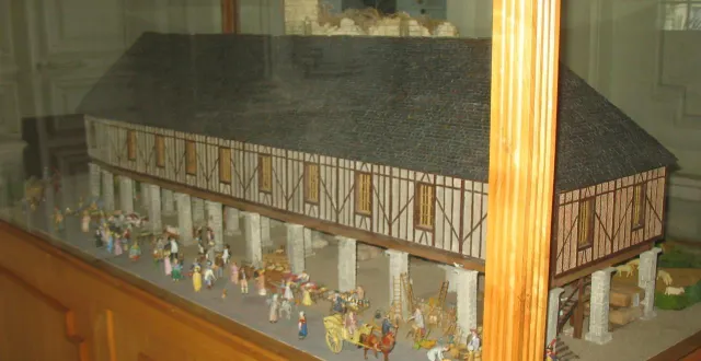 photo  24 000 ardoises de trélazé ont été taillées à la main par roger cordier pour la toiture de la maquette.  &copy;  co 