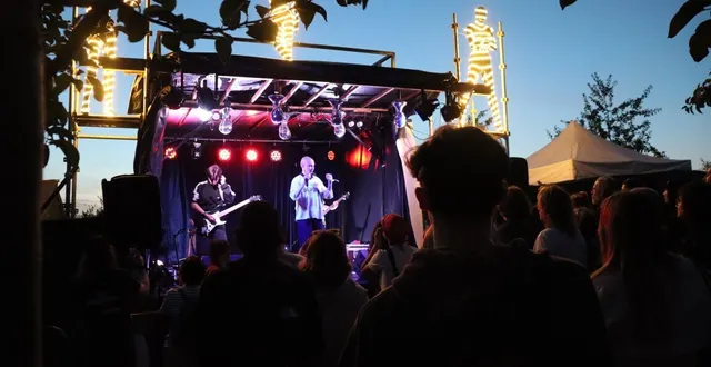 photo  la troisième édition du festival 61 degrés à bagnoles-de-l’orne s’est déroulée samedi 23 août 2025.  &copy;  ouest-france 