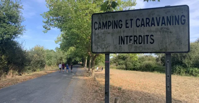 photo  le camping sauvage, près des plans d’eau de l’agglomération de cholet (maine-et-loire) peut mener « à des poursuites ».  &copy;  ouest-france 
