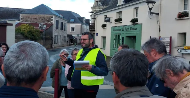 photo  la concertation des habitants est nécessaire dans la réalisation du plu, comme celle organisée en 2023 pour un nouvel aménagement de circulation du centre-bourg.  &copy;  archives ouest-france 