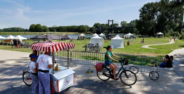 photo  la bicyclette, un thème qui plaît beaucoup à bouchemaine.  &copy;  ville de bouchemaine 