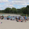 photo la plage de la monnerie est un incontournable de l’été à la flèche (sarthe).