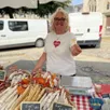 photo aurore dubois, 48 ans, vend des saucissons catalans et des fromages de savoie.