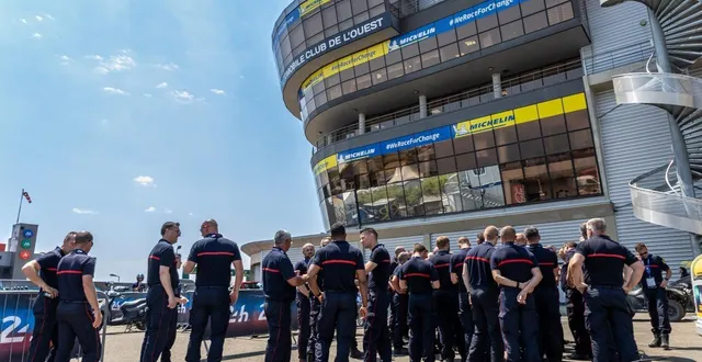 photo  les sapeurs pompiers de la sarthe sont mobilisés sur un grand nombre d’événements sur le circuit du mans.  &copy;  guillaume lebreton/sdis72 