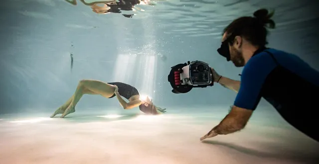 photo  xavier sarrat lance des portraits aquatiques.  &copy;  delphine denans 