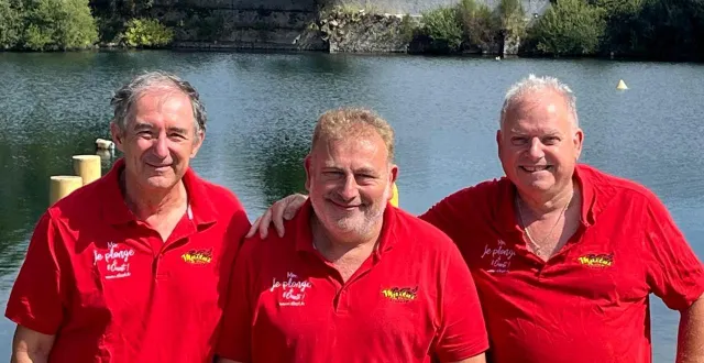 photo  jean-pierre bouakaze, gérant du centre maïtaï bécon plongée, entouré de ses associés, vladimir tusera (à gauche) et patrick ribes, devant la carrière béconnaise de 50 mètres de fond, avec neuf plateaux à diverses profondeurs, une flore et une faune magnifiques et totalement maîtrisées.  &copy;  ouest-france 