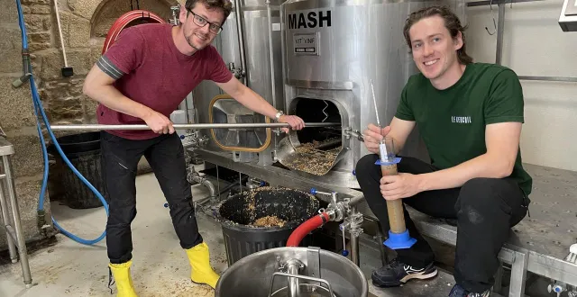 photo  alex et basile terrier, brasseurs à alençon.  &copy;  ouest-france 