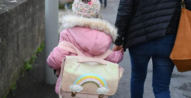 photo  pour la rentrée de septembre 2025, l’uniforme est obligatoire à l’école à classe unique de courcelles-la-forêt.  &copy;  archives courrier de l’ouest - josselin clair 