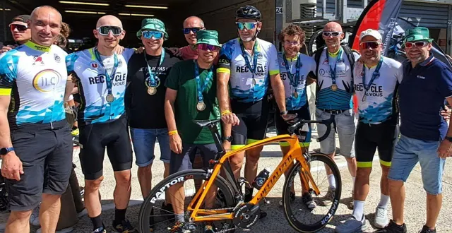 photo  l’équipe de team ruaudin aventures qui a participé aux 24 heures vélo.  &copy;  le maine libre 