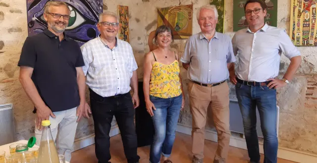 photo  de gauche à droite, dominique allard, serge paquereau, lydie pinto, bernard tremblay et valéry dubillot, adjoint à la culture.  &copy;  ouest-france 