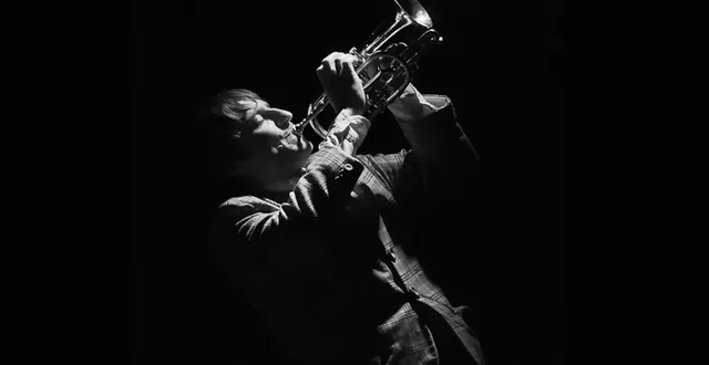 photo  manoche, un clown musicien bourré de talent.  &copy;  le maine libre 