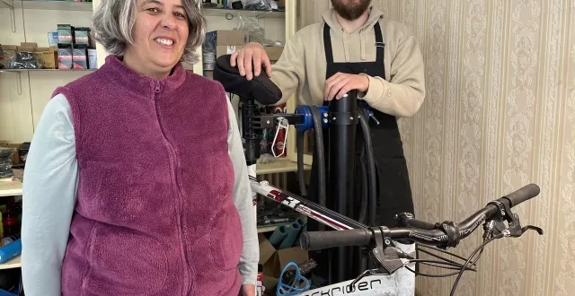 photo  après les pyrénées, guillemette burel et nicolas cabrol ont découvert le pays sabolien à vélo.  &copy;  le maine libre 