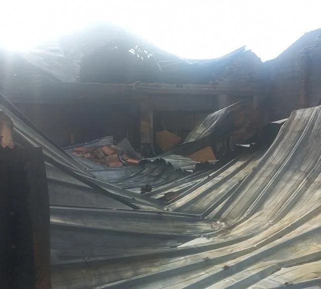 photo candé, le 27 août 2025. le voisinage a été évacué le temps de l’intervention des secours.  ©  co